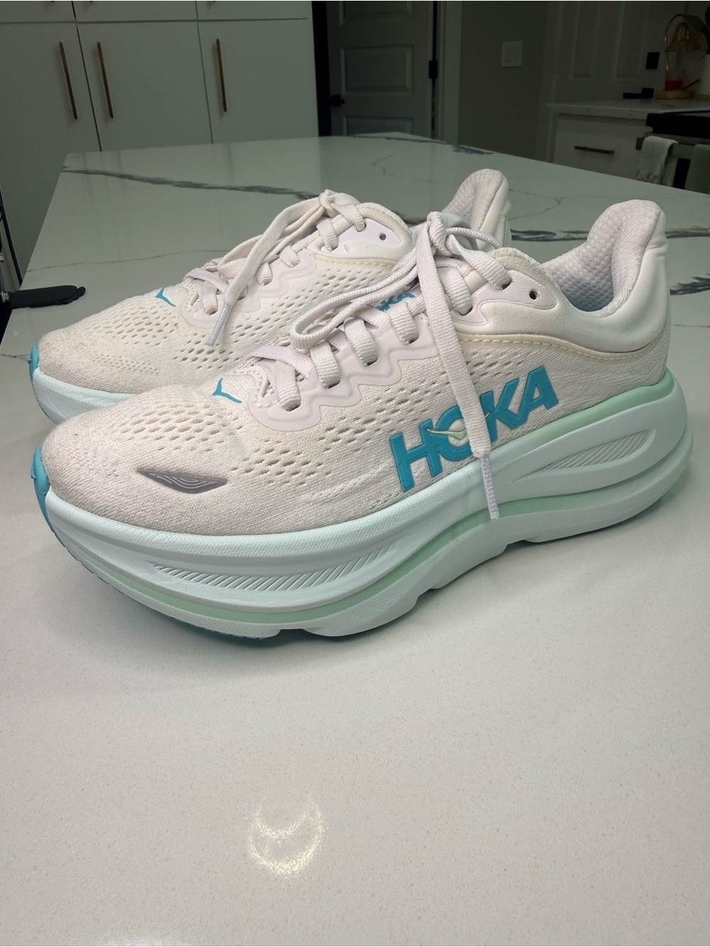 Hoka One One Bondi 9 Running Shoes Youth Size 4.5B White Teal Blue Mint